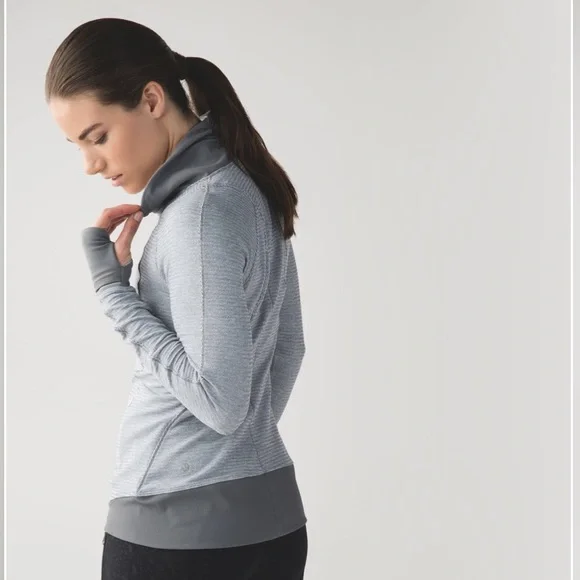 Lululemon Runderful half zip jacket size 4 - Picture 6 of 10
